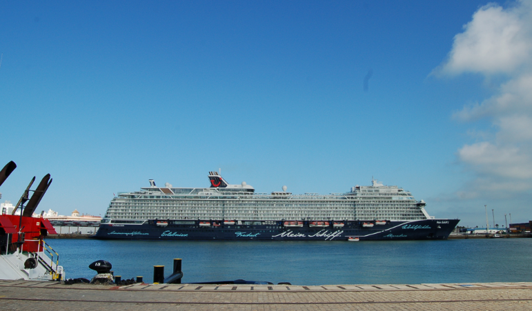 Puerto de Cádiz recibe cinco cruceros con más de 20 000 personas a