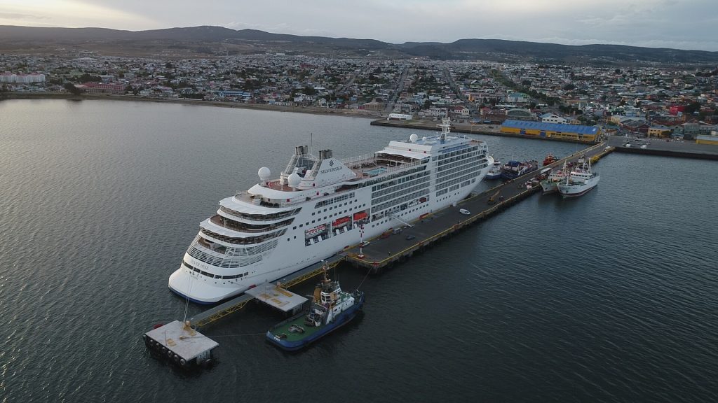 EPAustral lidera tránsito de cruceristas en Chile durante temporada 2024 - 2025