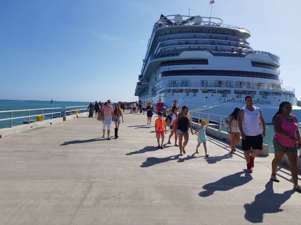 Carnival Corporation expande programa de donación de comidas a Latinoamérica