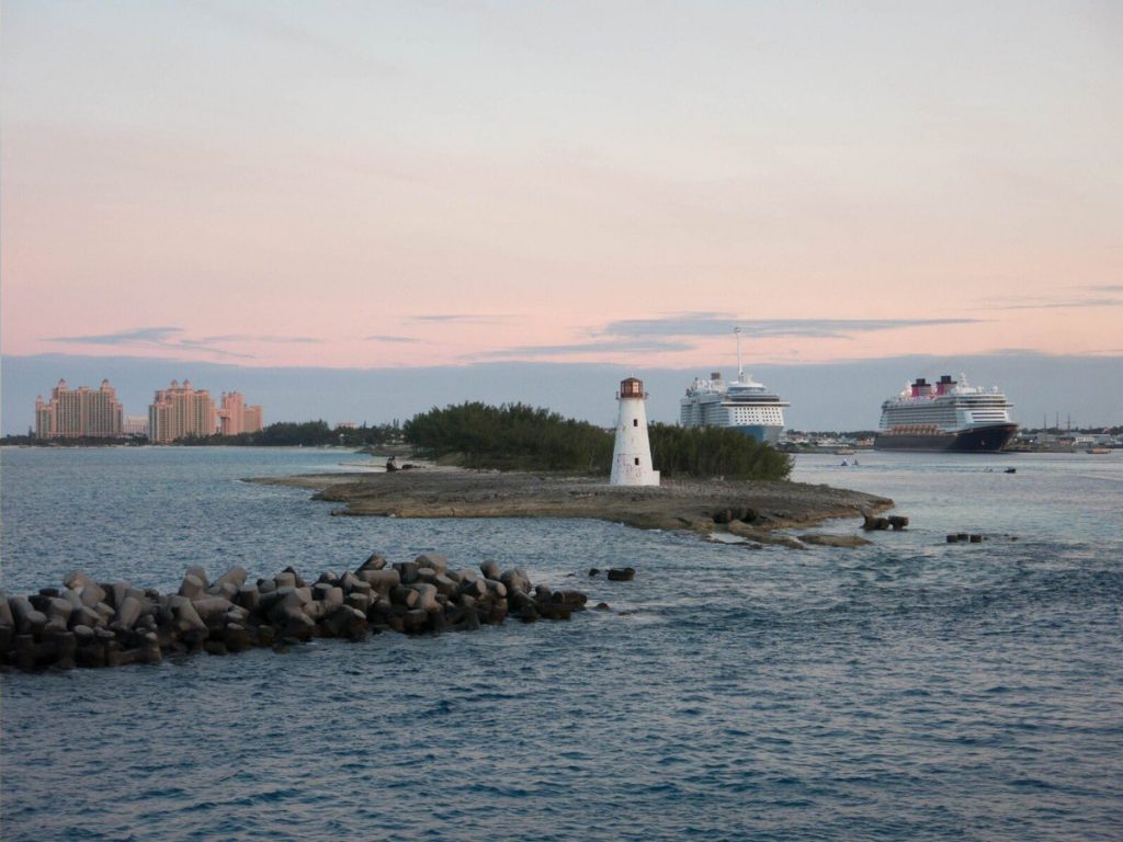 Bahamas firma acuerdo con SpaceX para fortalecer el turismo espacial