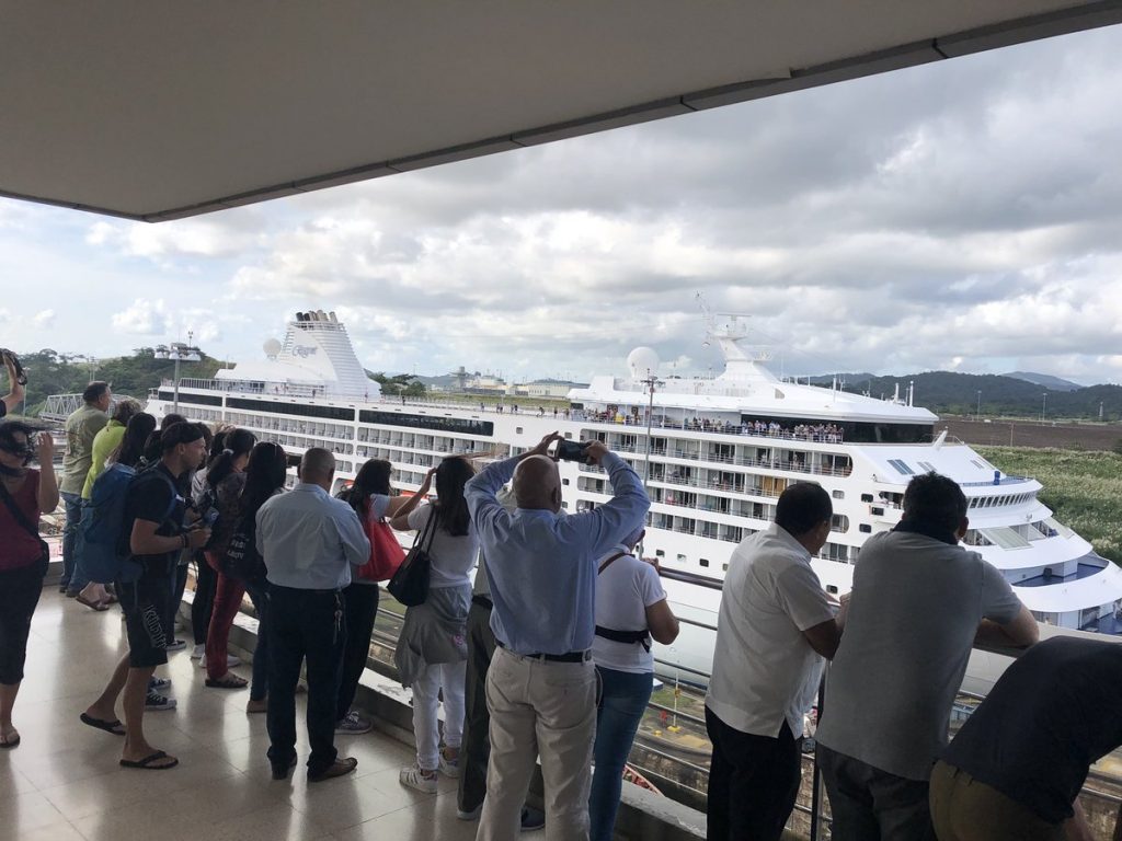 Estudian construir instalación para reparar cruceros en Panamá