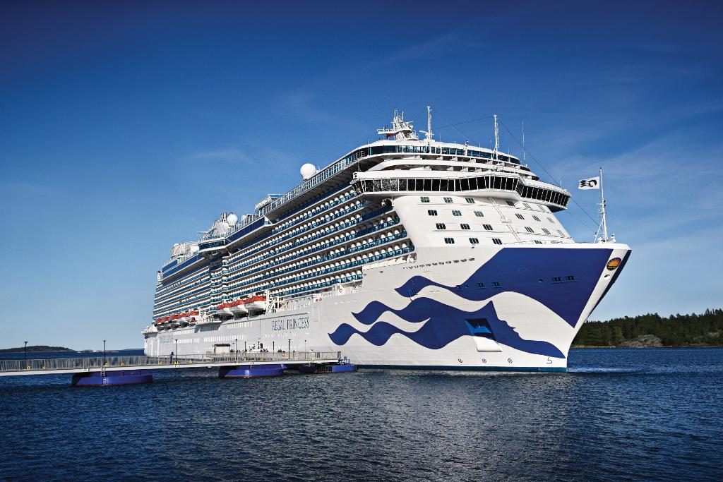Cynthia Lauren Tewes y Charo se unen a crucero temático Love Boat a bordo del Regal Princess