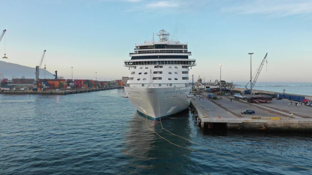 Detectan brote de enfermedad gastrointestinal en el Seven Seas Explorer