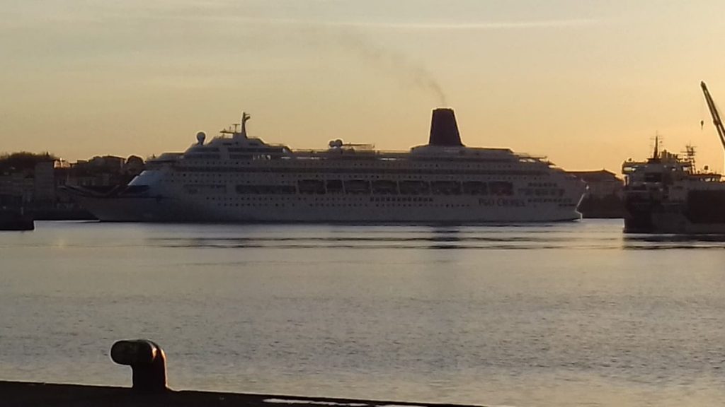 Cinco cruceros con hasta 11.300 pasajeros atracarán en La Coruña el día del eclipse
