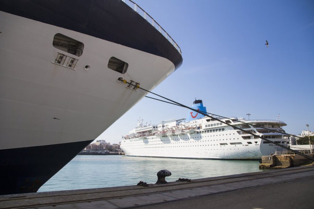 Puerto de Cádiz avanza en su estrategia de cruceros en Málaga