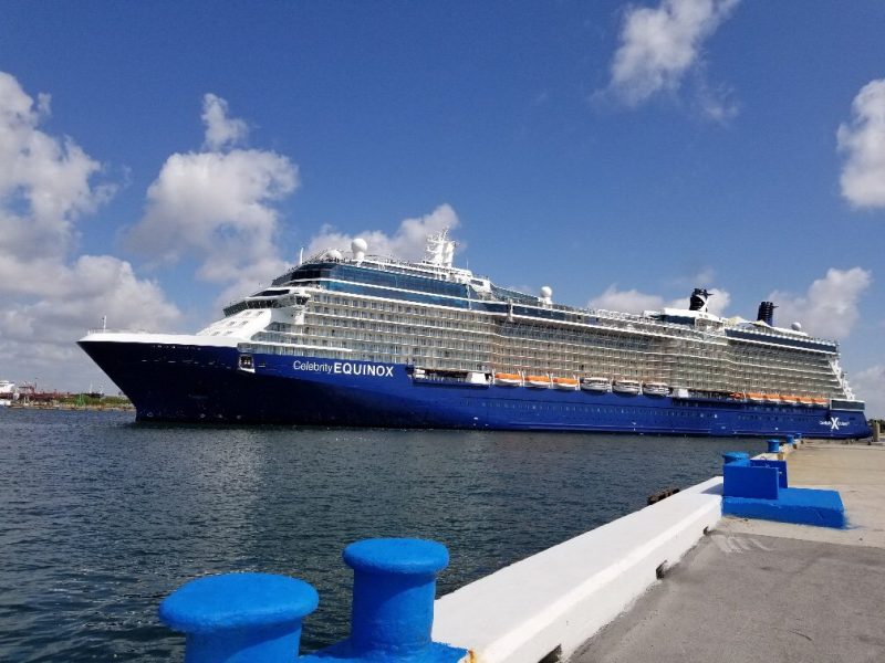 Celebrity Equinox lidera lista de cruceros de grandes dimensiones que visitarán Chile esta temporada