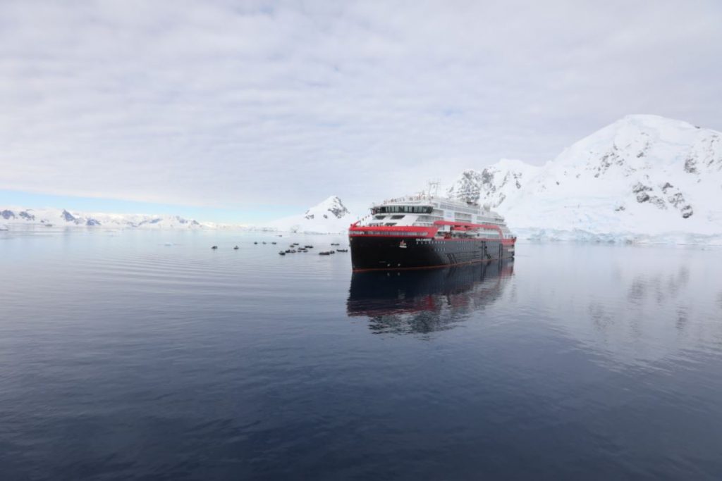HX cancela itinerarios por Alaska debido a retraso en remodelación de su nave