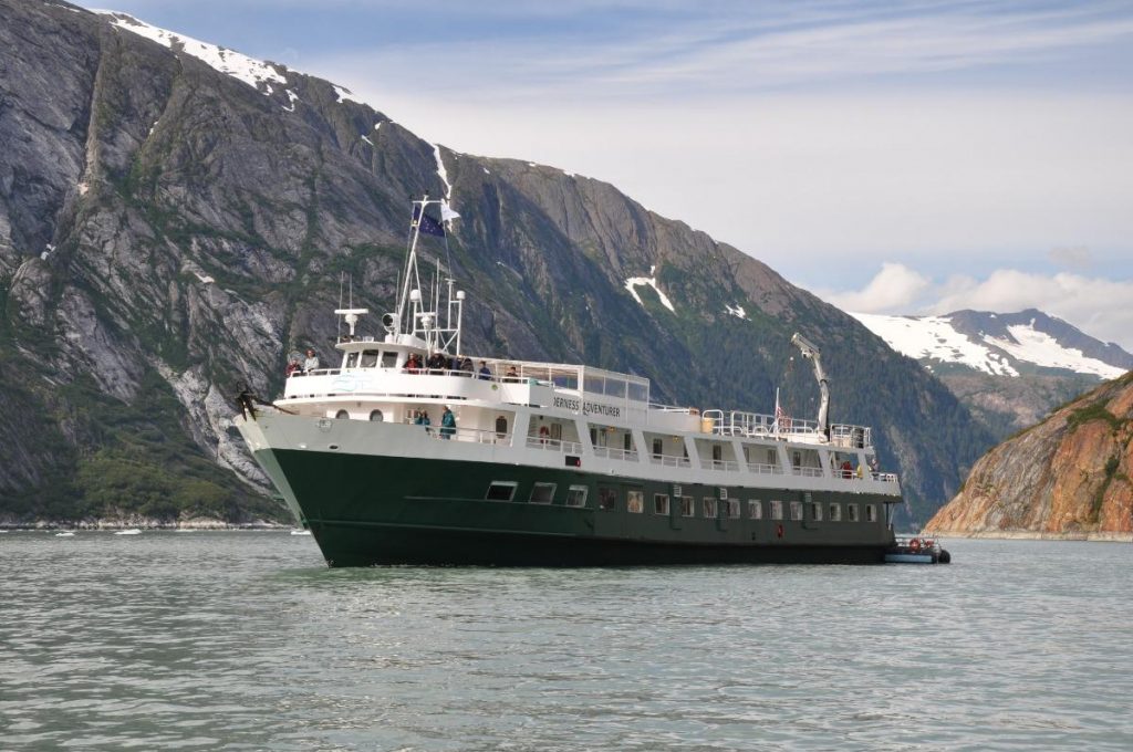 UnCruise Adventures pide protección del Bosque Nacional Tongass ante propuesta de derogación de ley sobre zonas sin carreteras