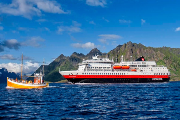 Hurtigruten lanza ofertas de descuento de verano