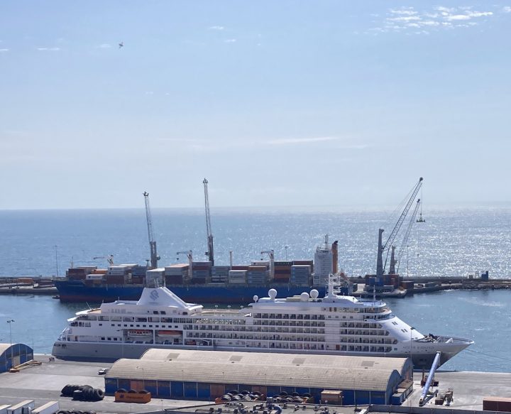 Silver Whisper atraca en Puerto de Antofagasta
