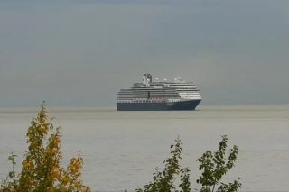 Nieuw Amsterdam abre temporada en Victoria recibido por nuevas autoridades