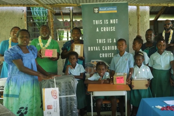 Vanuatu: Royal Caribbean apoya única escuela de isla Lelepa