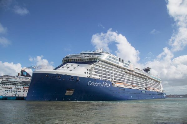 Evacúan a pasajero del Celebrity Apex frente a Puerto Rico