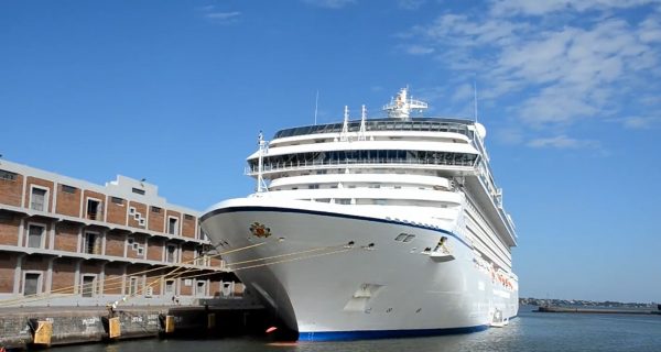 Oceania Cruises completa instalación de Starlink en todos sus buques