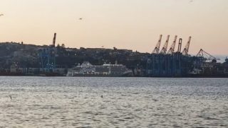 Cruceros arriban a terminales del Puerto de Valparaíso