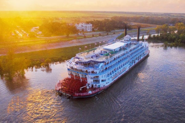 American Cruise Lines compra cuatro naves con rueda de paletas de American Queen Voyages