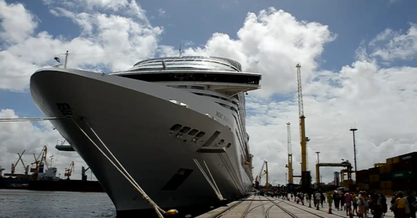 Más de 242 mil cruceristas visitan Uruguay en temporada 2025–2026