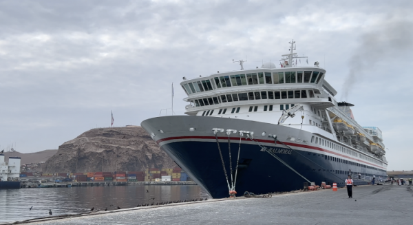 Puerto de Arica recibe crucero con más de 1.400 personas a bordo