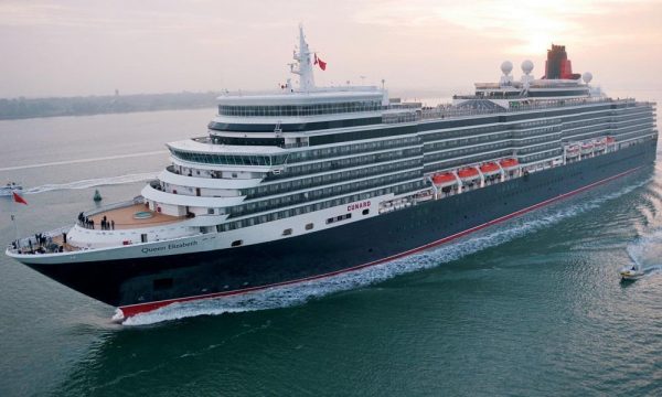 Parte modernización del Queen Elizabeth en Singapur