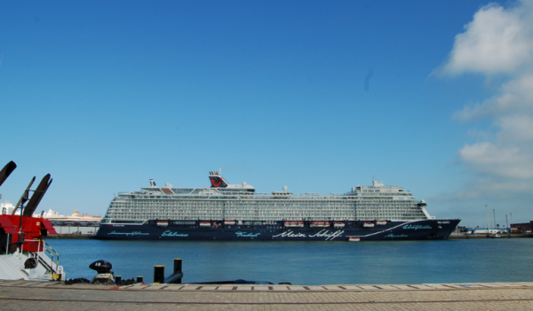 Puerto de Cádiz recibe cinco cruceros con más de 20.000 personas a bordo
