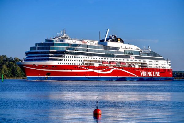 Viking Line cumple marca con sostenibilidad en el horizonte