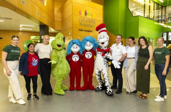 Carnival trae personajes del Dr. Seuss al Hospital Infantil de Queensland