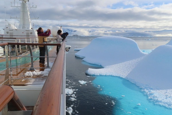 Barcos de Mystic Cruises finalizan temporada antártica