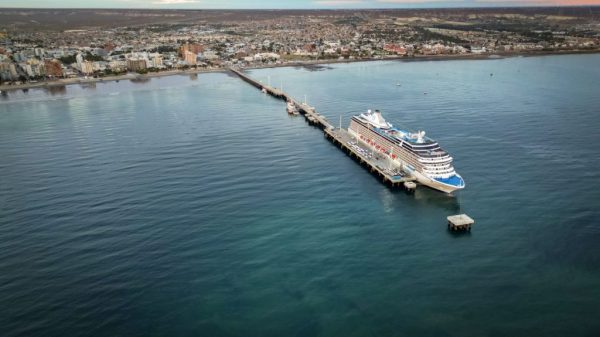 Oceania Marina arriba con 1.951 personas a Puerto Madryn
