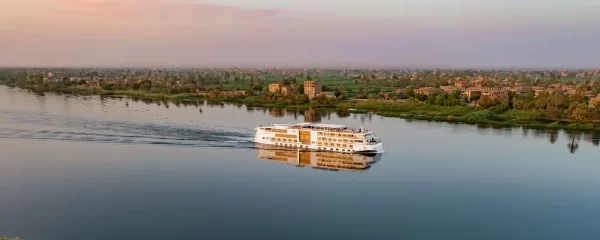 Viking lanza su nuevo barco que navegará a través del Nilo