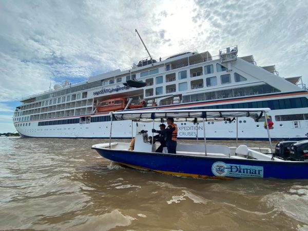 Más de 400 turistas internacionales visitan Leticia a bordo del Hanseatic Inspiration
