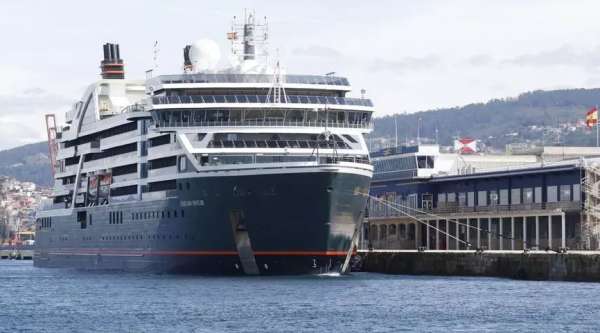 Seabourn Venture arriba por primera vez al Puerto de Vigo