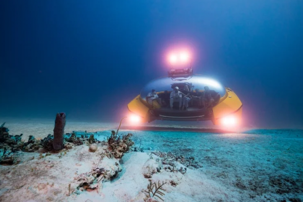 Scenic Eclipse II presenta nuevo sumergible de Triton Submarines
