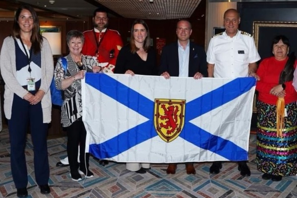 Puerto de Halifax entrega artesanía local como regalo de primera recalada