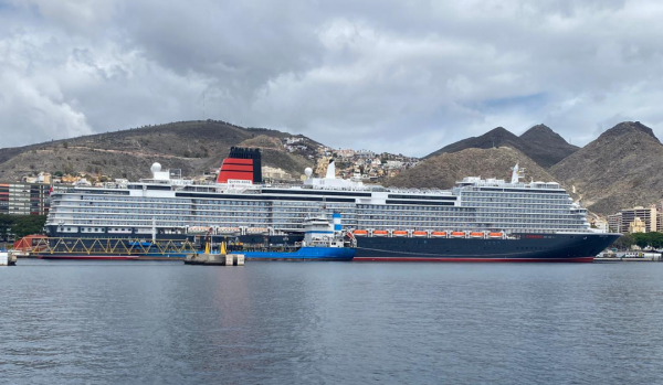 Queen Anne llega por primera vez al Puerto de Santa Cruz de Tenerife