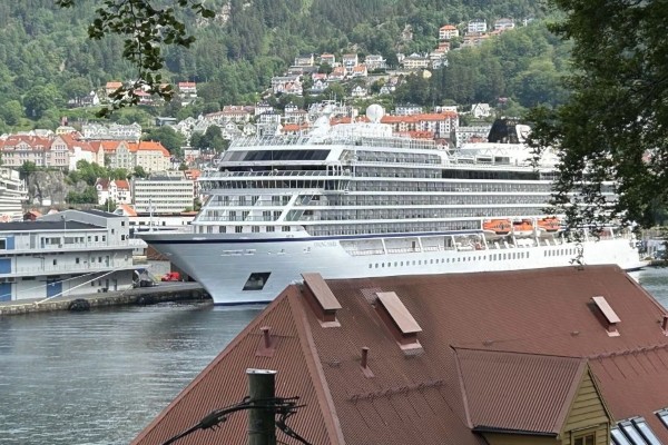 Naves de Viking, Costa Crociere y Carnival hacen historia en terminal noruega