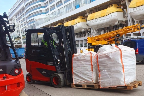 Der Hafen Hilft organiza donaciones de buques de AIDA Cruises