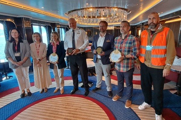 Queen Anne hace primera visita a Vigo y hace historia para Cunard