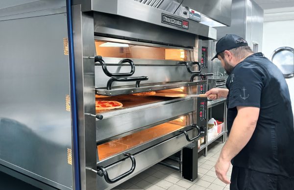 Almaco Group reparte hornos exclusivos para industria marítima tras acuerdo con PizzaMaster