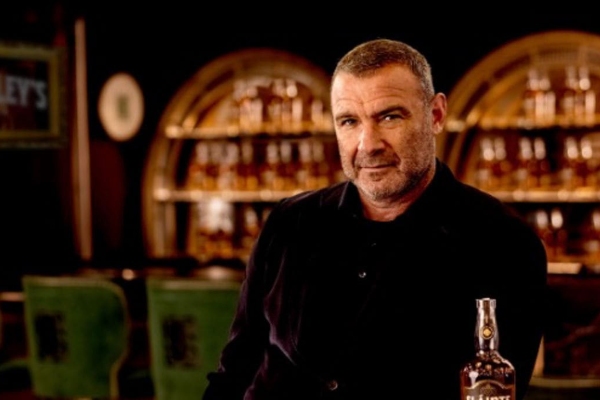 Whisky Sláinte de Liev Schreiber entra a lista de licores premium de Princess Cruises