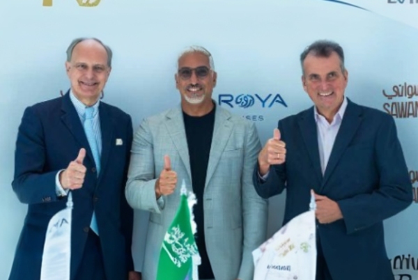 Aroya Cruises presenta en buques productos hechos con leche de camella