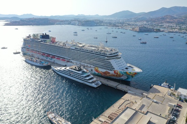 Norwegian Getaway, Star Clipper y Emerald Azzurra coinciden en Bodrum