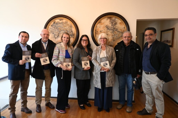 Delegación de International Association of Antártica Tour Operators visita Epaustral