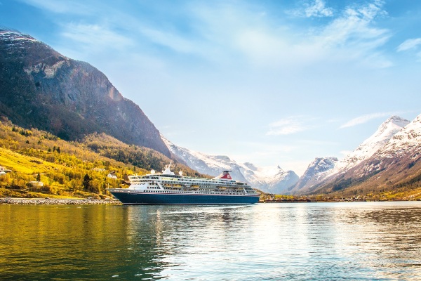 Fred. Olsen Cruise Lines ofrece bebidas gratis en cruceros seleccionados de 2024 y 2025