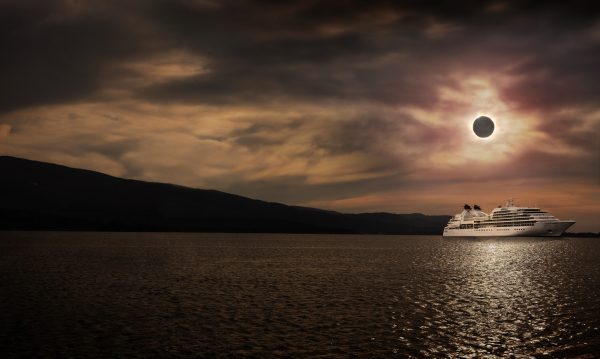 Seabourn presenta dos cruceros para ver eclipse solar