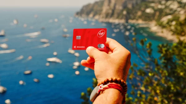 Virgin Voyages habilita su tarjeta de crédito que acumula recompensas