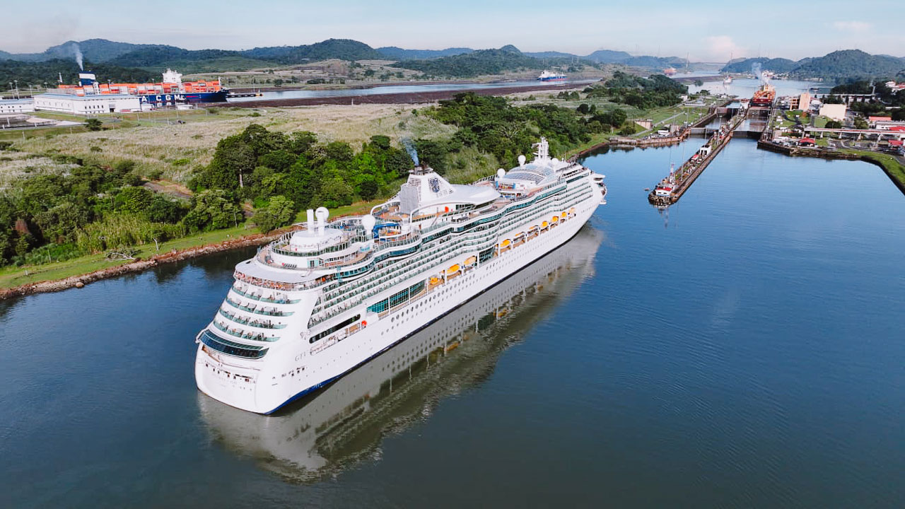 Brilliance of the Seas se convierte en el primer crucero en cruzar el