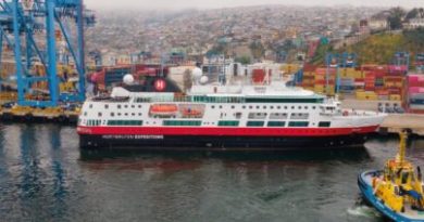 Fram llega a Valparaíso procedente de Coquimbo