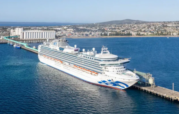 Navío Diamond Princess inaugura temporada de cruceros 2024-2025 en Port Lincoln