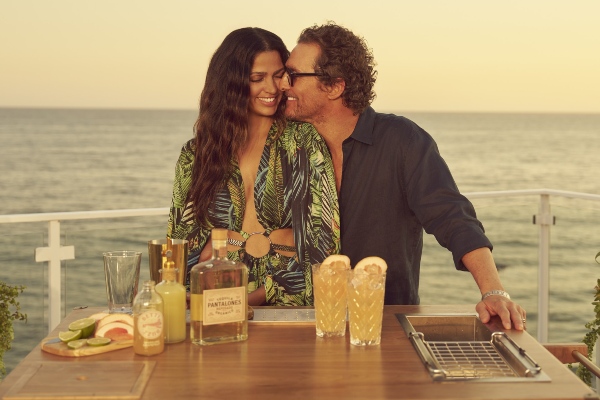 Tequila de Camila y Matthew McConaughey se suma a colección de Princess Cruises