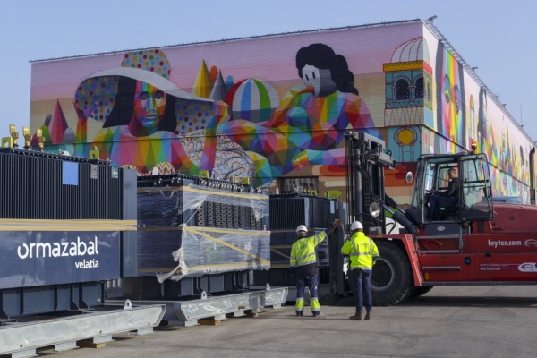 Llegan a Cádiz equipos para futura conexión eléctrica para cruceros